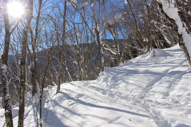 ひだ路と福地山。