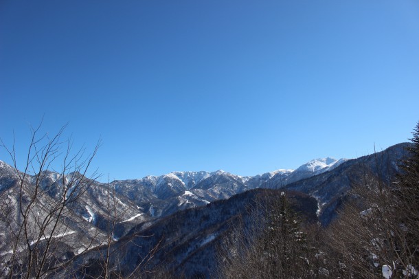 ひだ路と福地山。