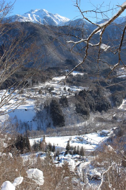 ひだ路と福地山。